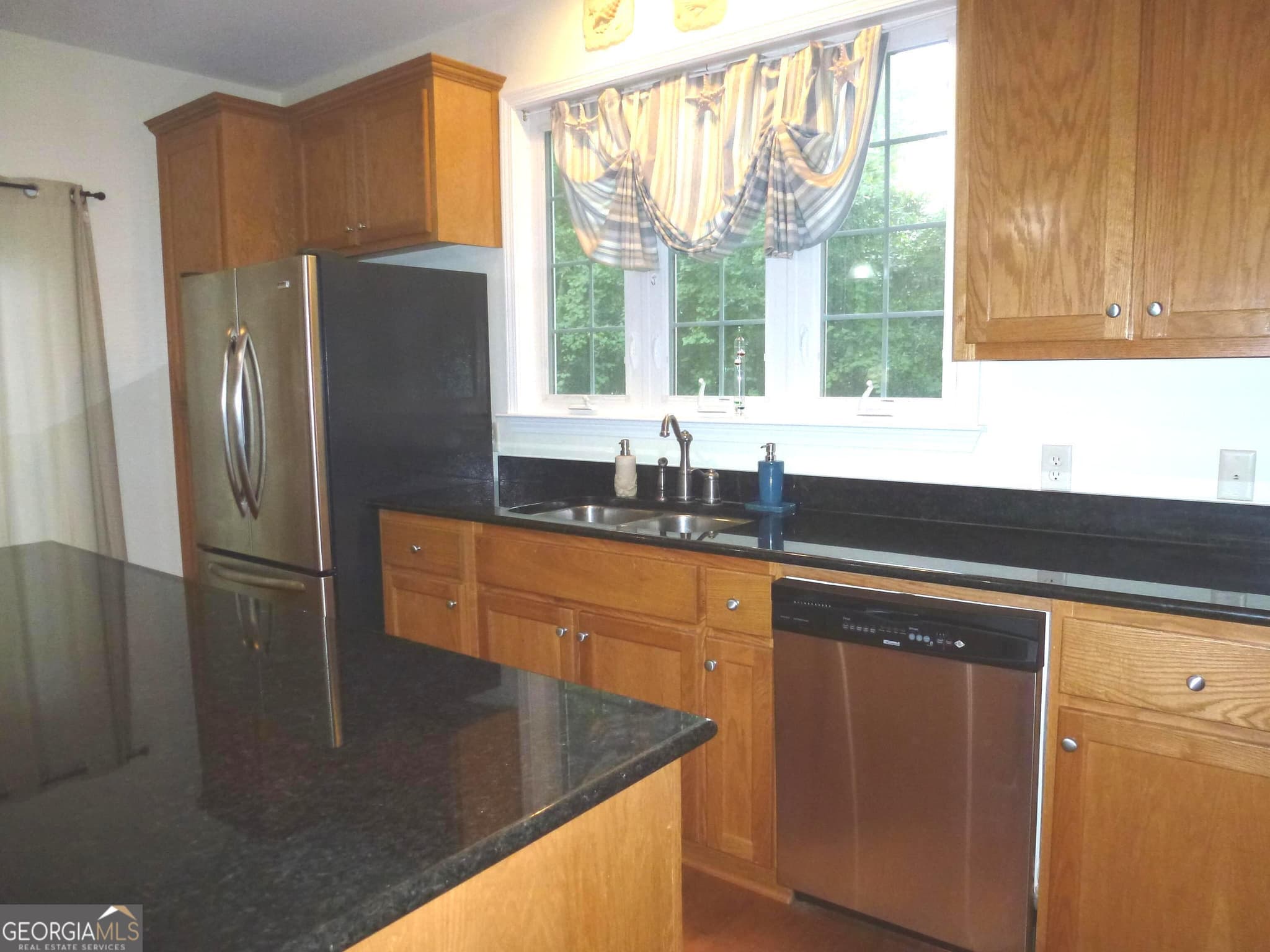 3 bedroom, 3 bathroom, 1,790 sq ft single family residence for sale at 185 Sir Edward Teach Road, Midway, GA 31320 — photo 5