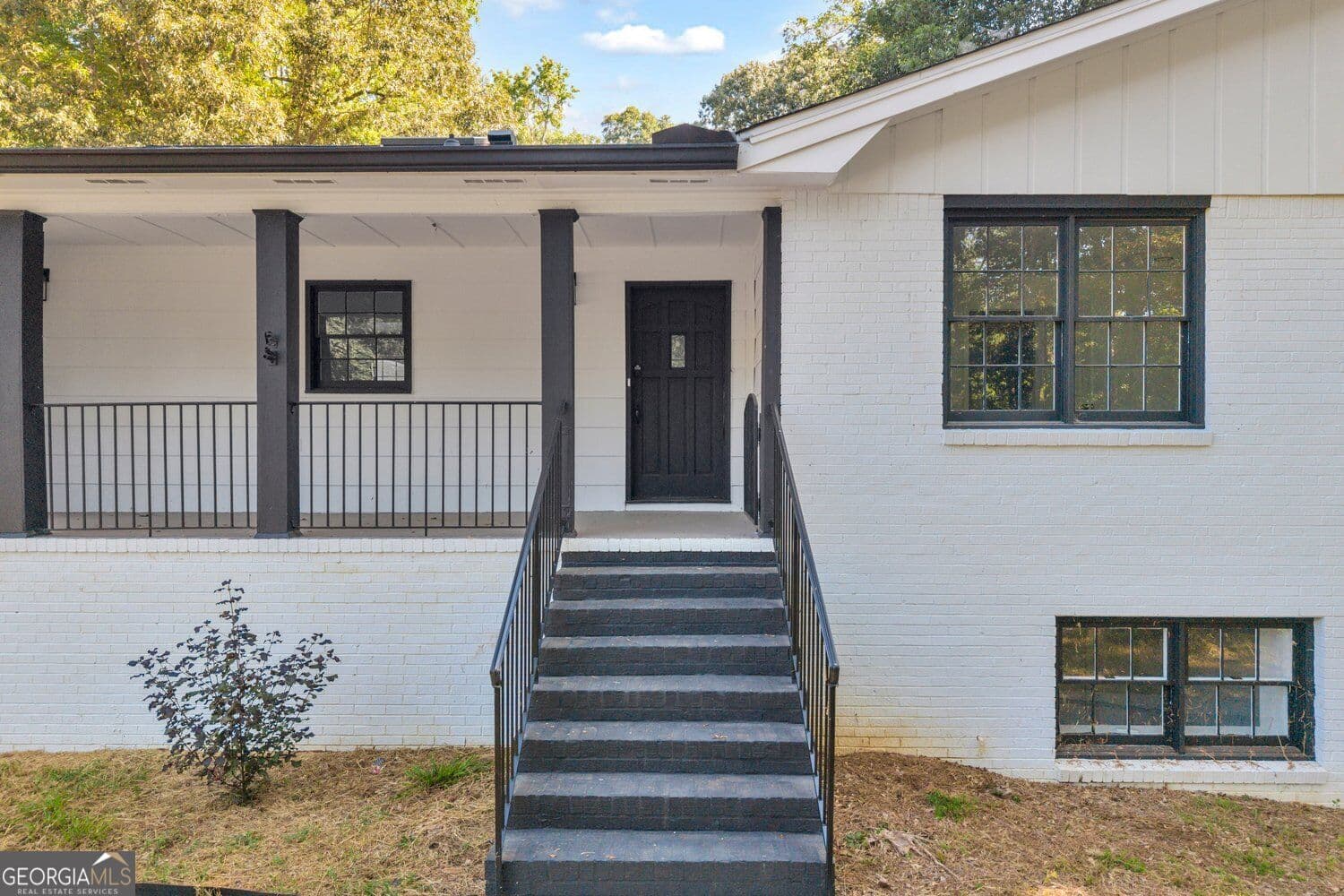 4 bedroom, 3.5 bathroom, 3,097 sq ft single family residence for sale at 165 N Morning Dove Drive, Fayetteville, GA 30215 — photo 3