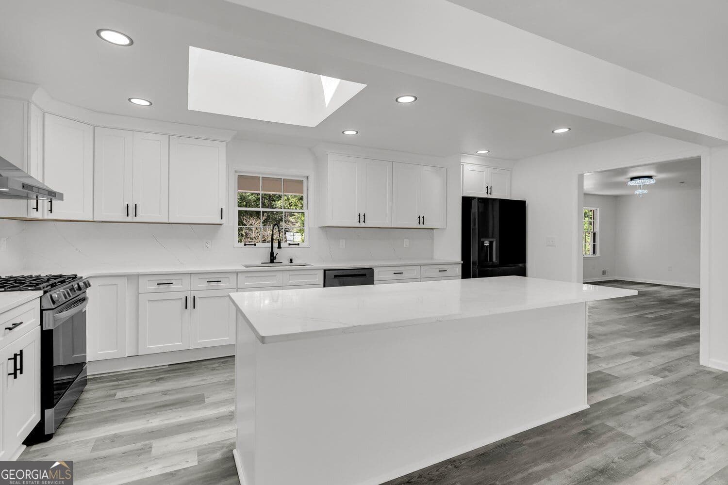4 bedroom, 3.5 bathroom, 3,097 sq ft single family residence for sale at 165 N Morning Dove Drive, Fayetteville, GA 30215 — photo 8