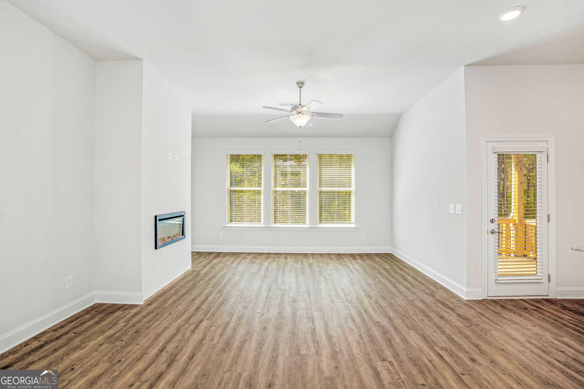 4 bedroom, 3.5 bathroom, 2,189 sq ft single family residence for sale at 106 Cooper Drive 62, Mansfield, GA 30055 — photo 8