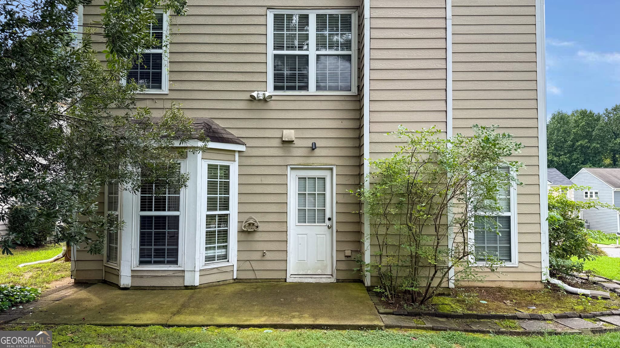 3 bedroom, 2.5 bathroom, 1,913 sq ft single family residence for sale at 3339 Benthollow Lane, Duluth, GA 30096 — photo 5