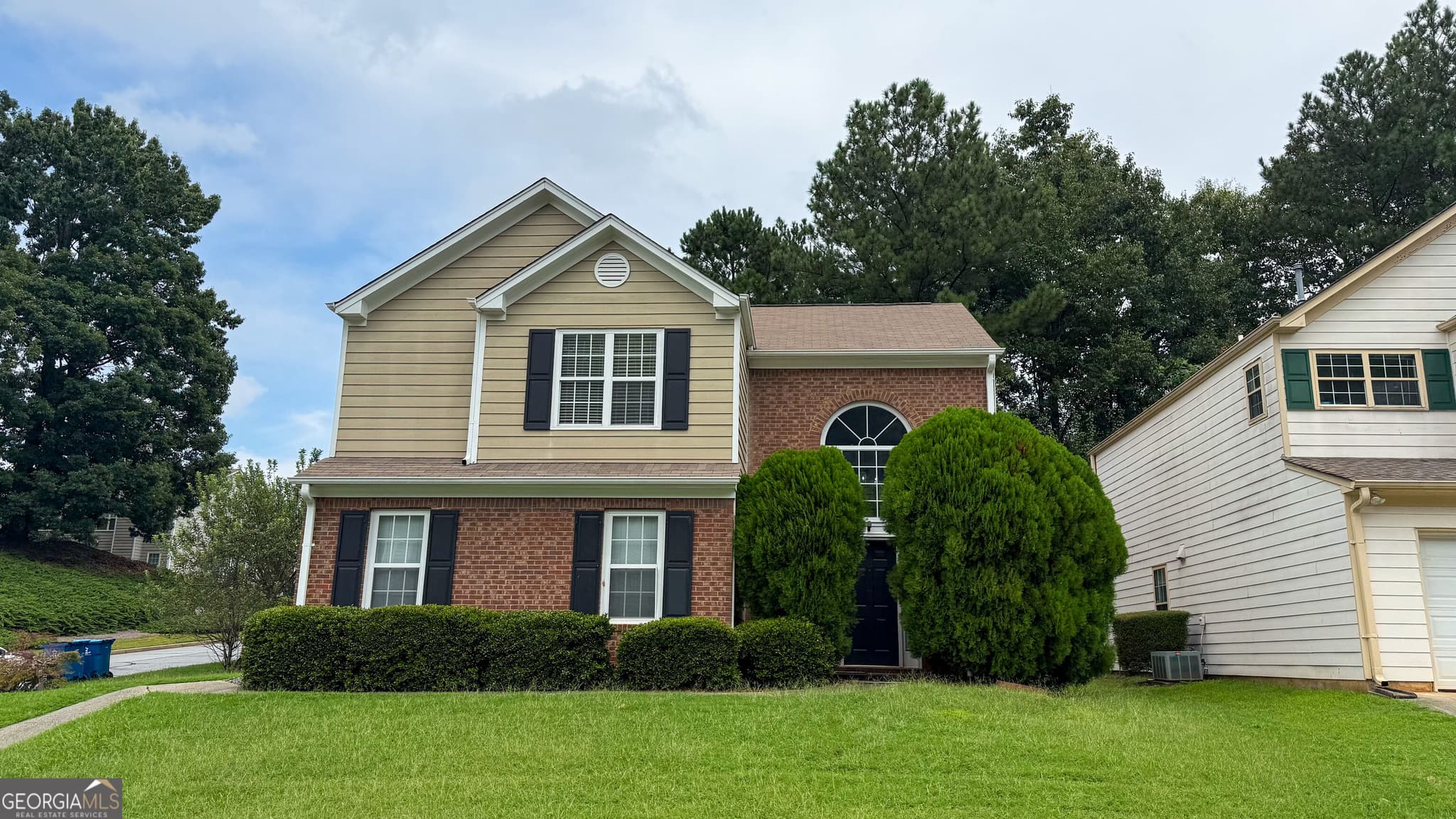 3 bedroom, 2.5 bathroom, 1,913 sq ft single family residence for sale at 3339 Benthollow Lane, Duluth, GA 30096 — photo 4
