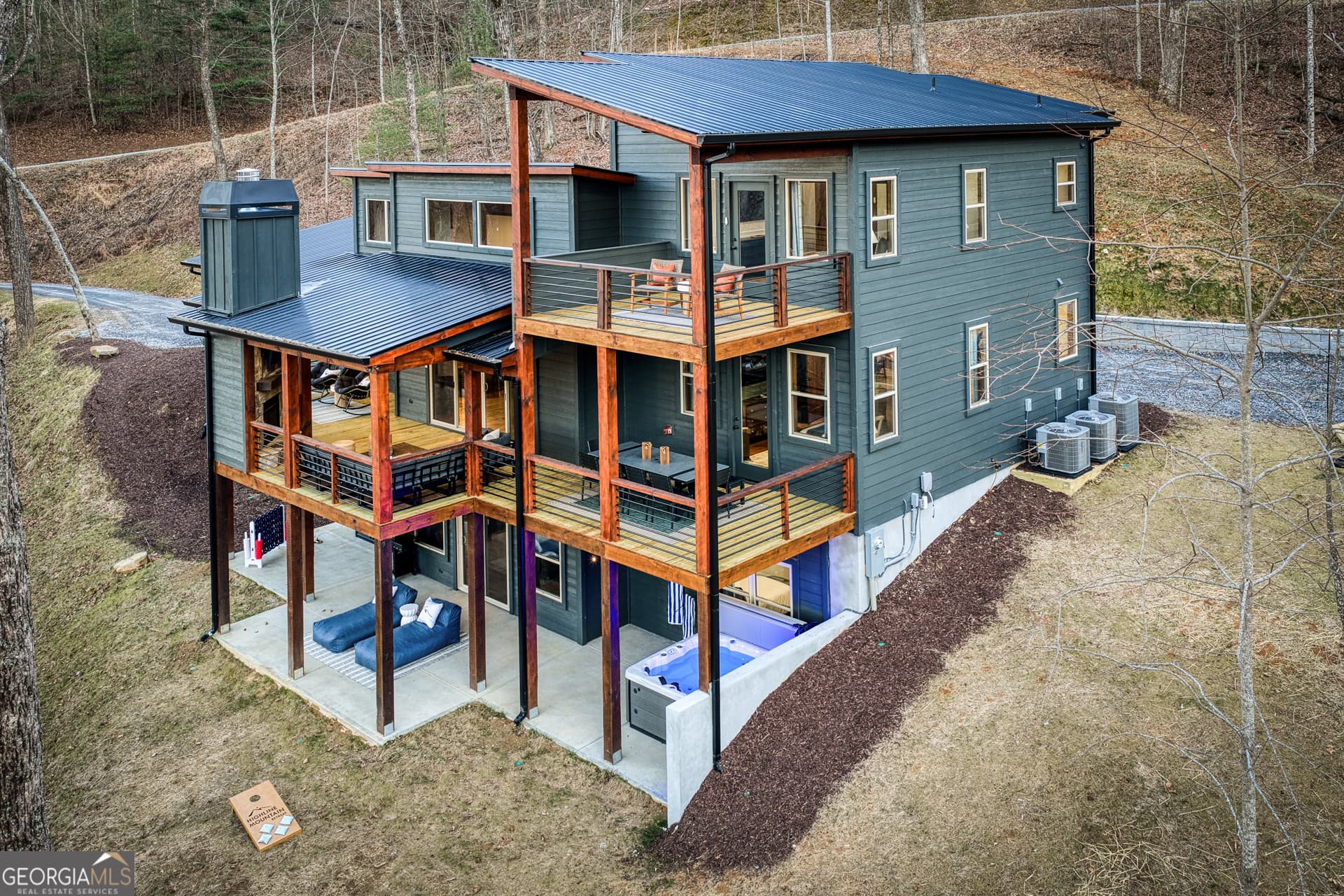 4 bedroom, 4.5 bathroom, 4,355 sq ft single family residence for sale at 1160 Mangums Trail, Blue Ridge, GA 30513 — photo 4