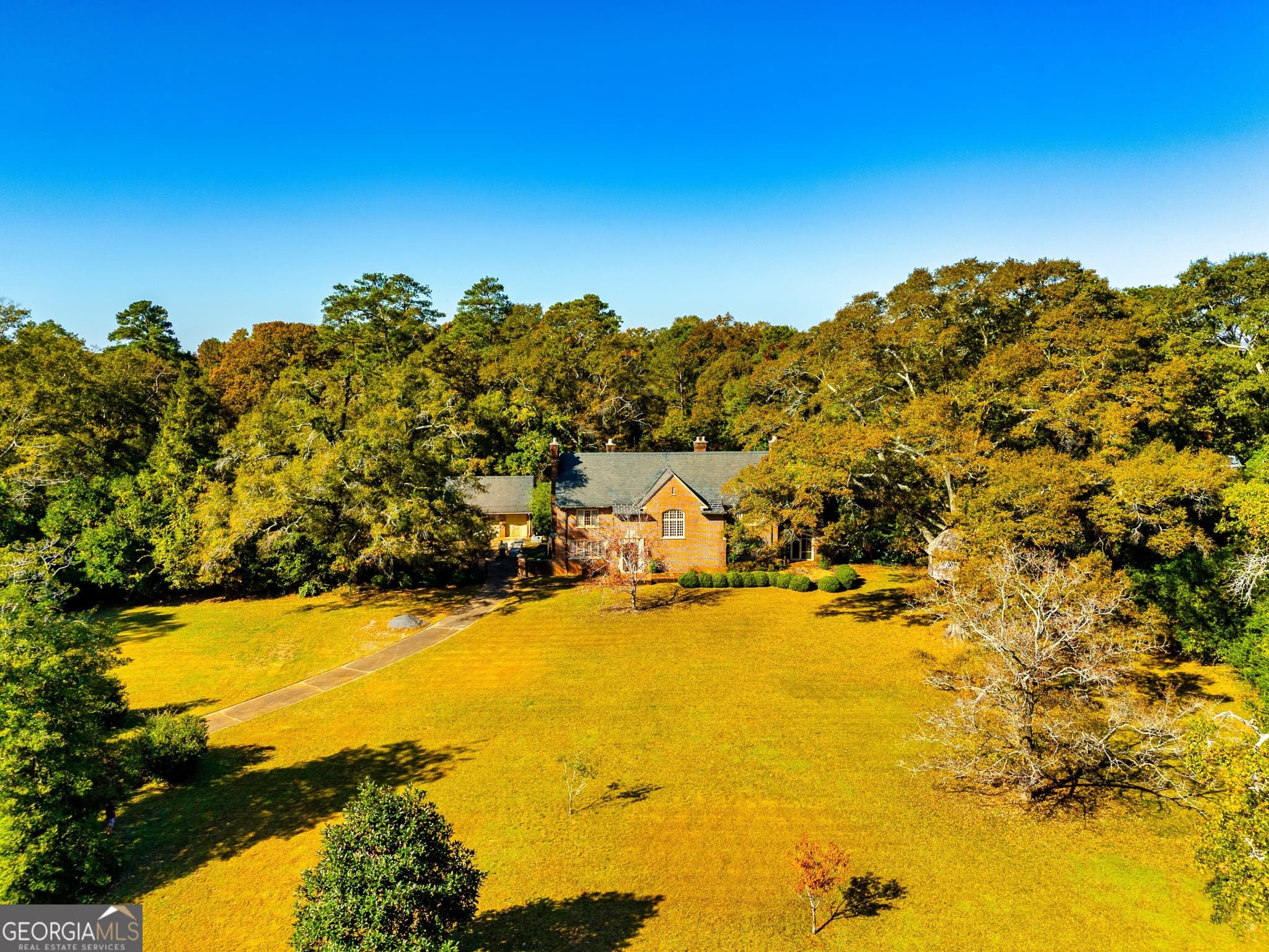 5 bedroom, 7 bathroom, 5,975 sq ft single family residence for sale at 300 Poplar Drive, Thomaston, GA 30286 — photo 4