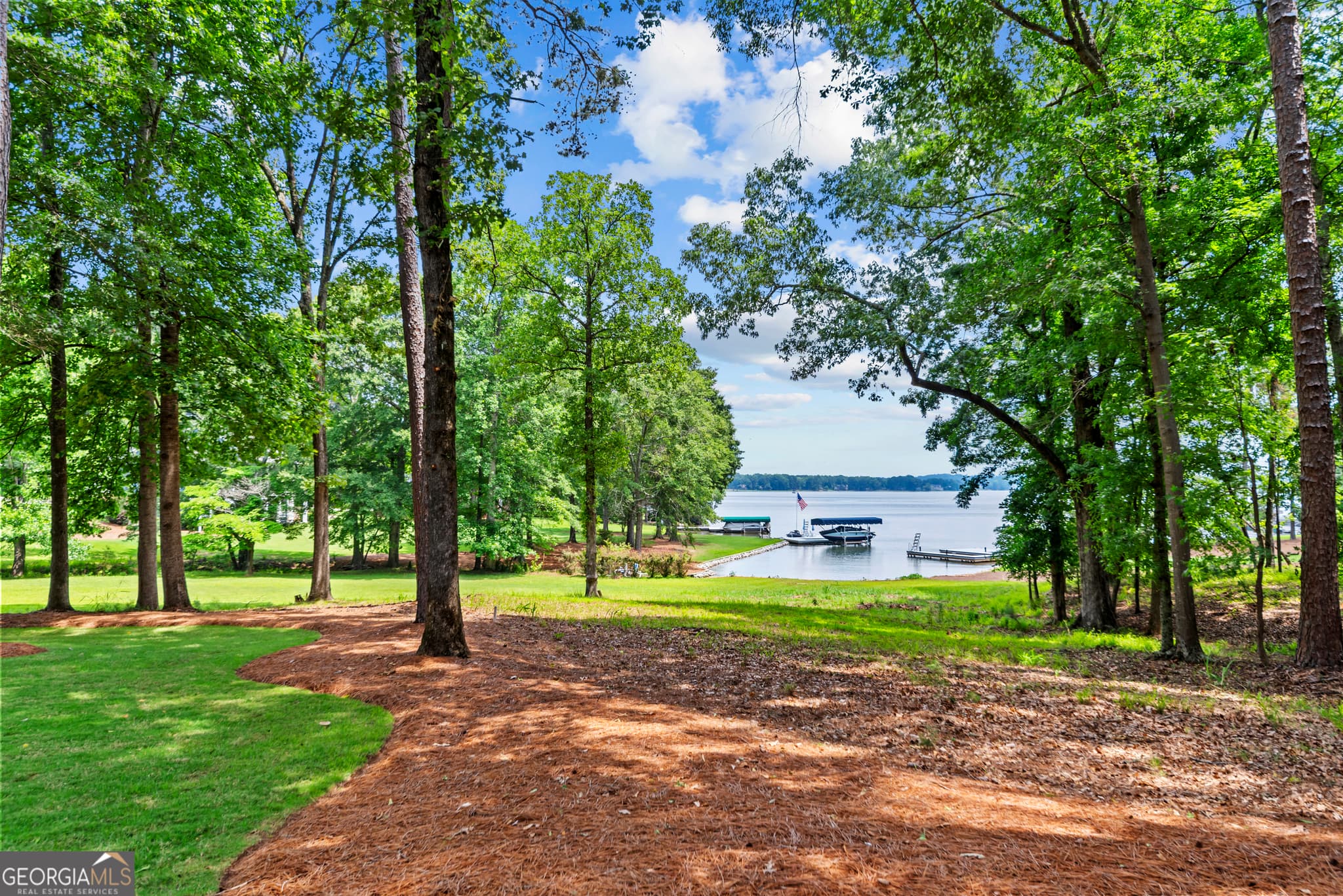 6 bedroom, 3.5 bathroom, 6,493 sq ft single family residence for sale at 111 Blue Heron Drive, Eatonton, GA 31024 — photo 9