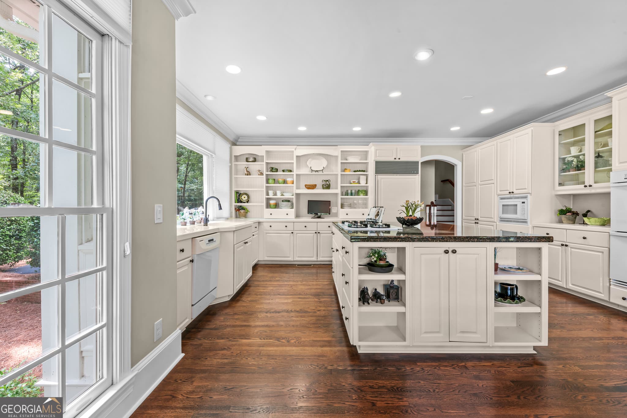 6 bedroom, 3.5 bathroom, 6,493 sq ft single family residence for sale at 111 Blue Heron Drive, Eatonton, GA 31024 — photo 4