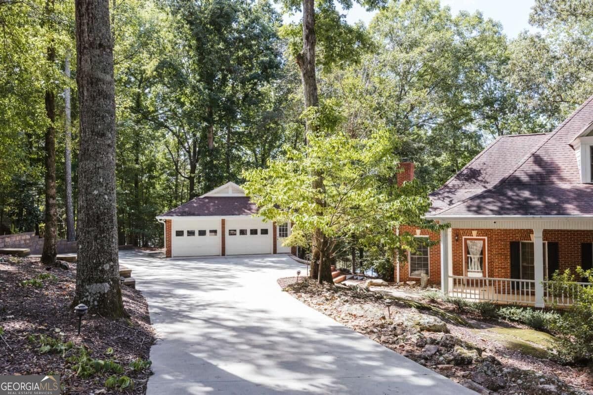 4 bedroom, 4.5 bathroom, 5,710 sq ft single family residence for sale at 320 Millstone Circle, Athens, GA 30605 — photo 7
