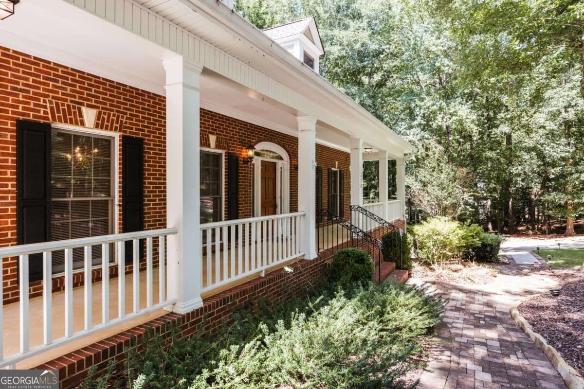 4 bedroom, 4.5 bathroom, 5,710 sq ft single family residence for sale at 320 Millstone Circle, Athens, GA 30605 — photo 10