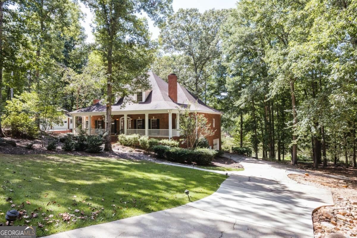 4 bedroom, 4.5 bathroom, 5,710 sq ft single family residence for sale at 320 Millstone Circle, Athens, GA 30605 — photo 4