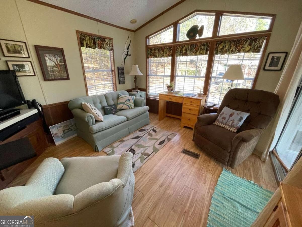 1 bedroom, 1 bathroom, 400 sq ft manufactured home,single family residence for sale at 20 Clipper Circle, Hartwell, GA 30643 — photo 3