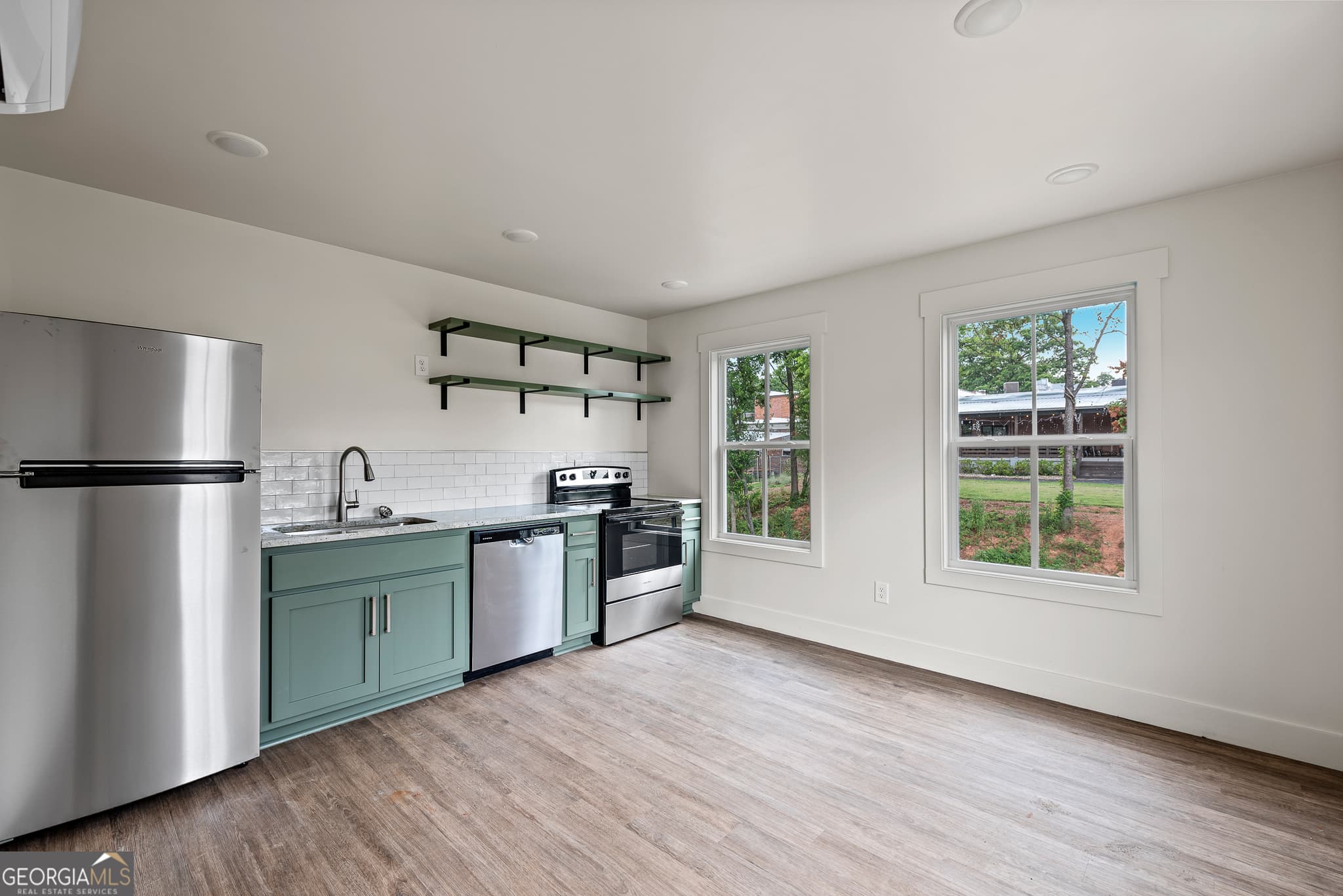 1 bedroom, 1 bathroom, 398 sq ft single family residence for rent at 707A Jefferson Street, Lagrange, GA 30240 for $1,095 a month — photo 3