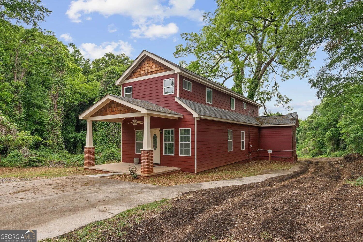 4 bedroom, 3.5 bathroom, 2,108 sq ft single family residence for sale at 1409 Bridges Avenue, Atlanta, GA 30310 — photo 2