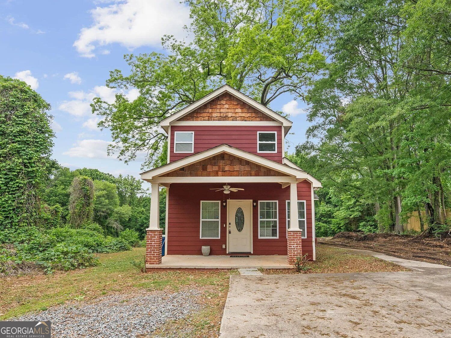 4 bedroom, 3.5 bathroom, 2,108 sq ft single family residence for sale at 1409 Bridges Avenue, Atlanta, GA 30310 — photo 1 of 24