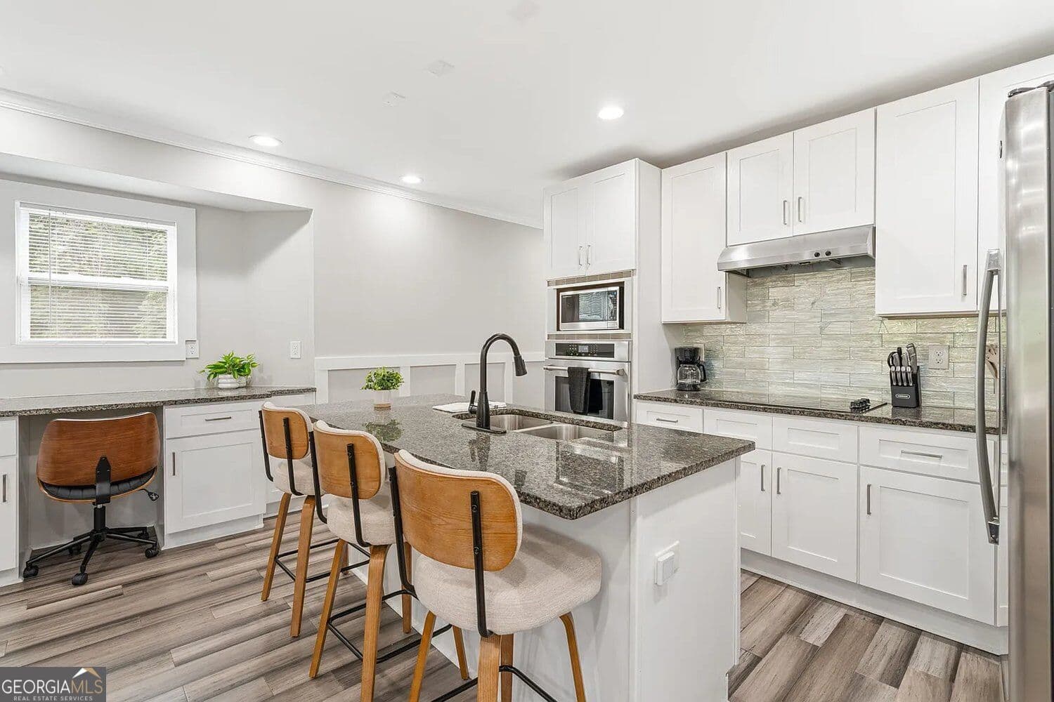 4 bedroom, 3.5 bathroom, 2,108 sq ft single family residence for sale at 1409 Bridges Avenue, Atlanta, GA 30310 — photo 8