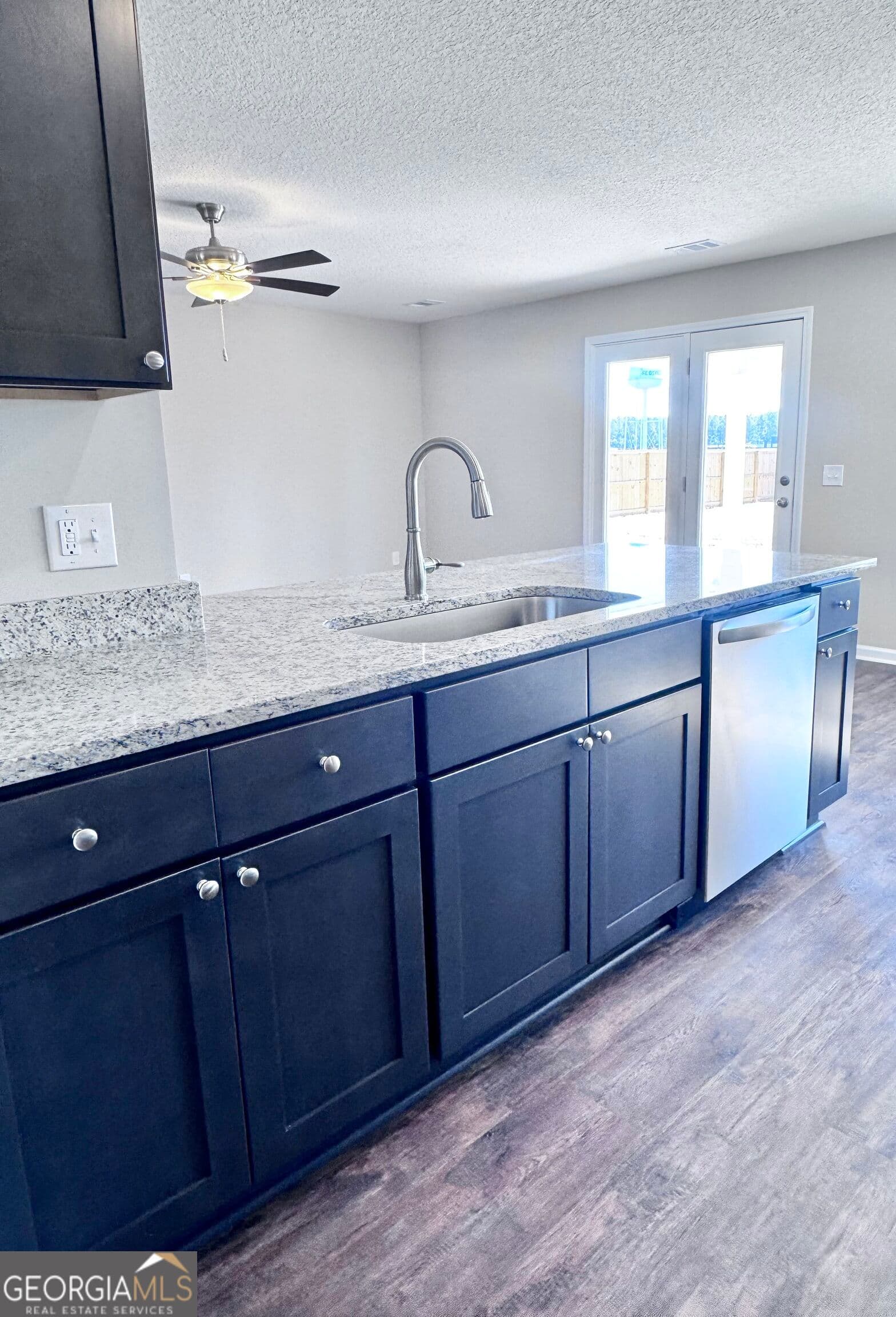 3 bedroom, 2 bathroom, 1,512 sq ft single family residence under contract at 106 Esther Avenue, Reidsville, GA 30453 — photo 2