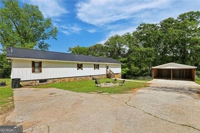 3 bedroom, 2.5 bathroom, 1,976 sq ft single family residence for sale at 1060 Stephens Street, Greensboro, GA 30642 — photo 5