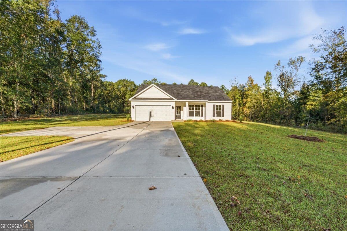 3 bedroom, 2 bathroom, 1,662 sq ft single family residence for sale at 125 Friendship Road, Sylvania, GA 30467 — photo 2