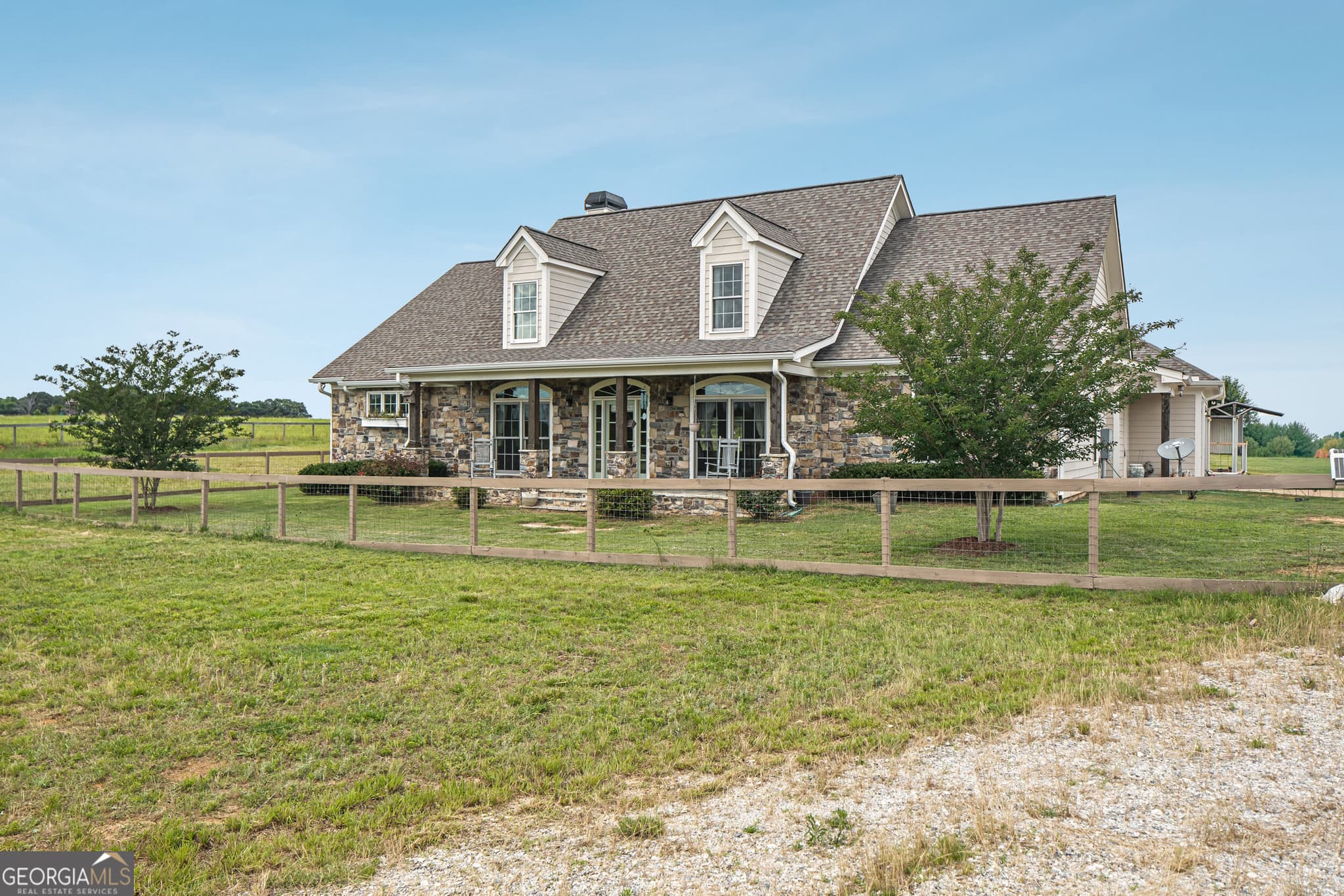 4 bedroom, 3.5 bathroom, 3,211 sq ft farm for sale at 180 Spears Lane, Mansfield, GA 30055 — photo 3