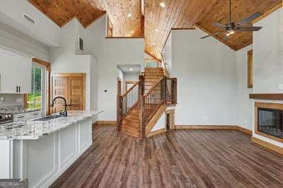 3 bedroom, 2 bathroom, 1,304 sq ft cabin,single family residence for sale at 60 Oak Forest Circle, Hayesville, NC 28904 — photo 7