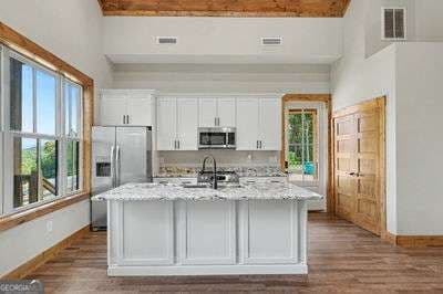 3 bedroom, 2 bathroom, 1,304 sq ft cabin,single family residence for sale at 60 Oak Forest Circle, Hayesville, NC 28904 — photo 9