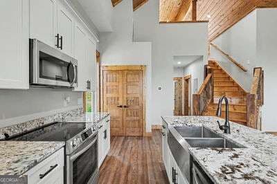 3 bedroom, 2 bathroom, 1,304 sq ft cabin,single family residence for sale at 60 Oak Forest Circle, Hayesville, NC 28904 — photo 10