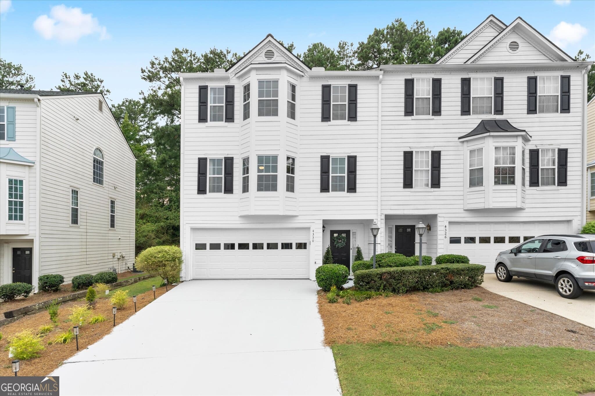 2 bedroom, 2 bathroom, 1,492 sq ft townhouse for sale at 4330 Thorngate Lane, Acworth, GA 30101 — photo 2