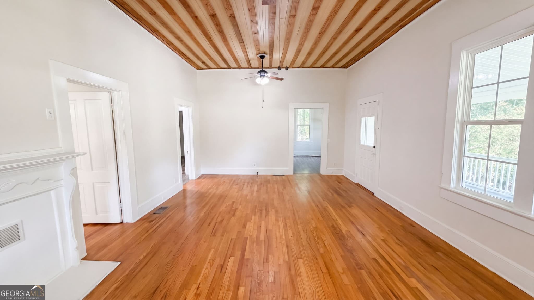 3 bedroom, 2 bathroom, 2,093 sq ft single family residence for sale at 289 Almon Road, Covington, GA 30014 — photo 3