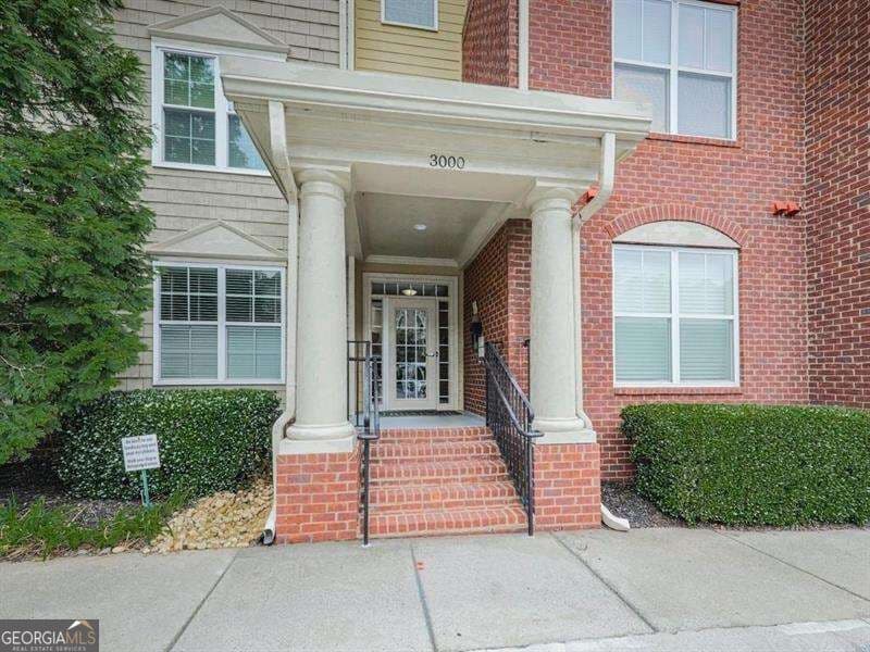 2 bedroom, 2 bathroom, 1,332 sq ft condominium for sale at 3150 WOODWALK Drive 3112, Atlanta, GA 30339 — photo 1 of 73