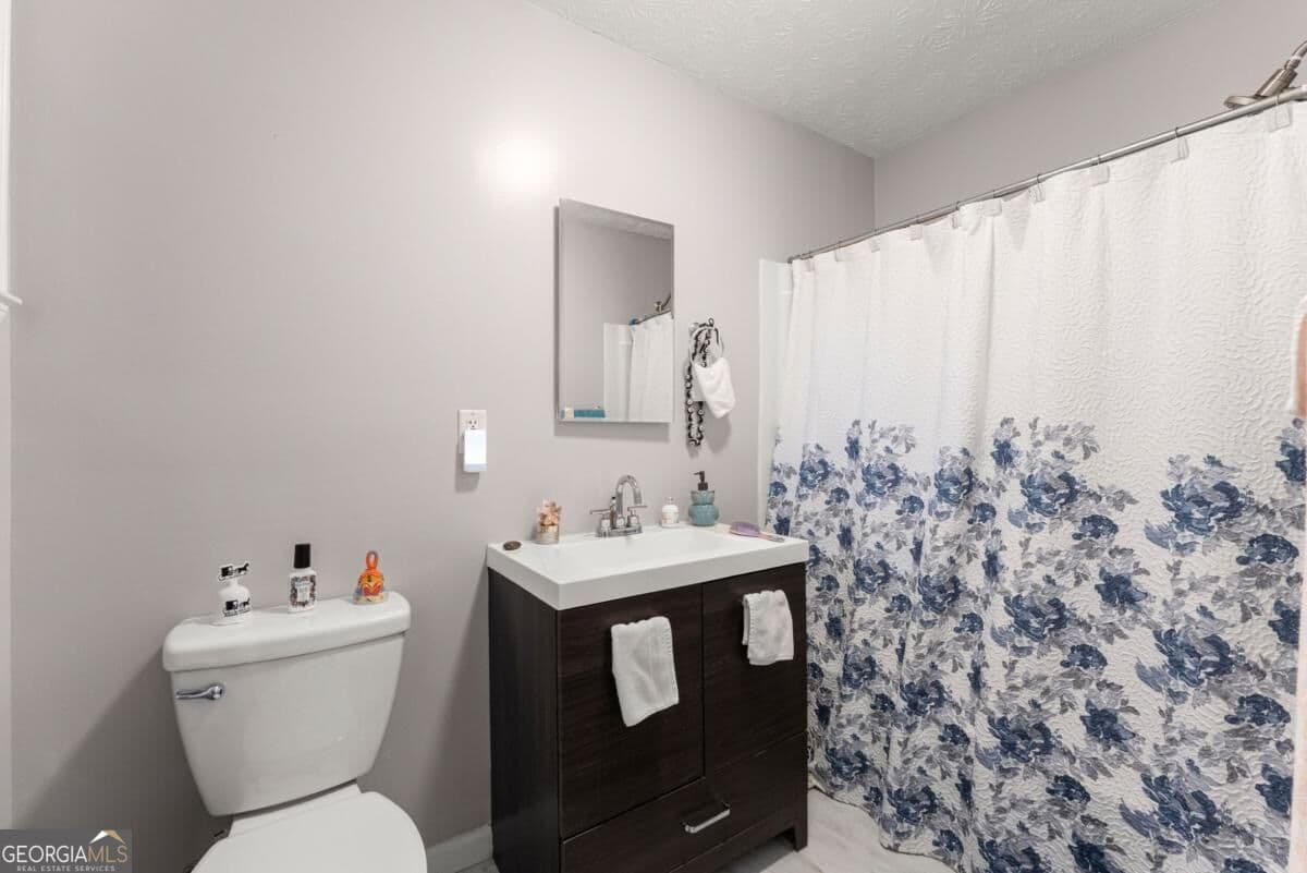 3 bedroom, 3.5 bathroom, 1,912 sq ft townhouse for sale at 200 Abbotts Mill Drive, Johns Creek, GA 30097 — photo 8