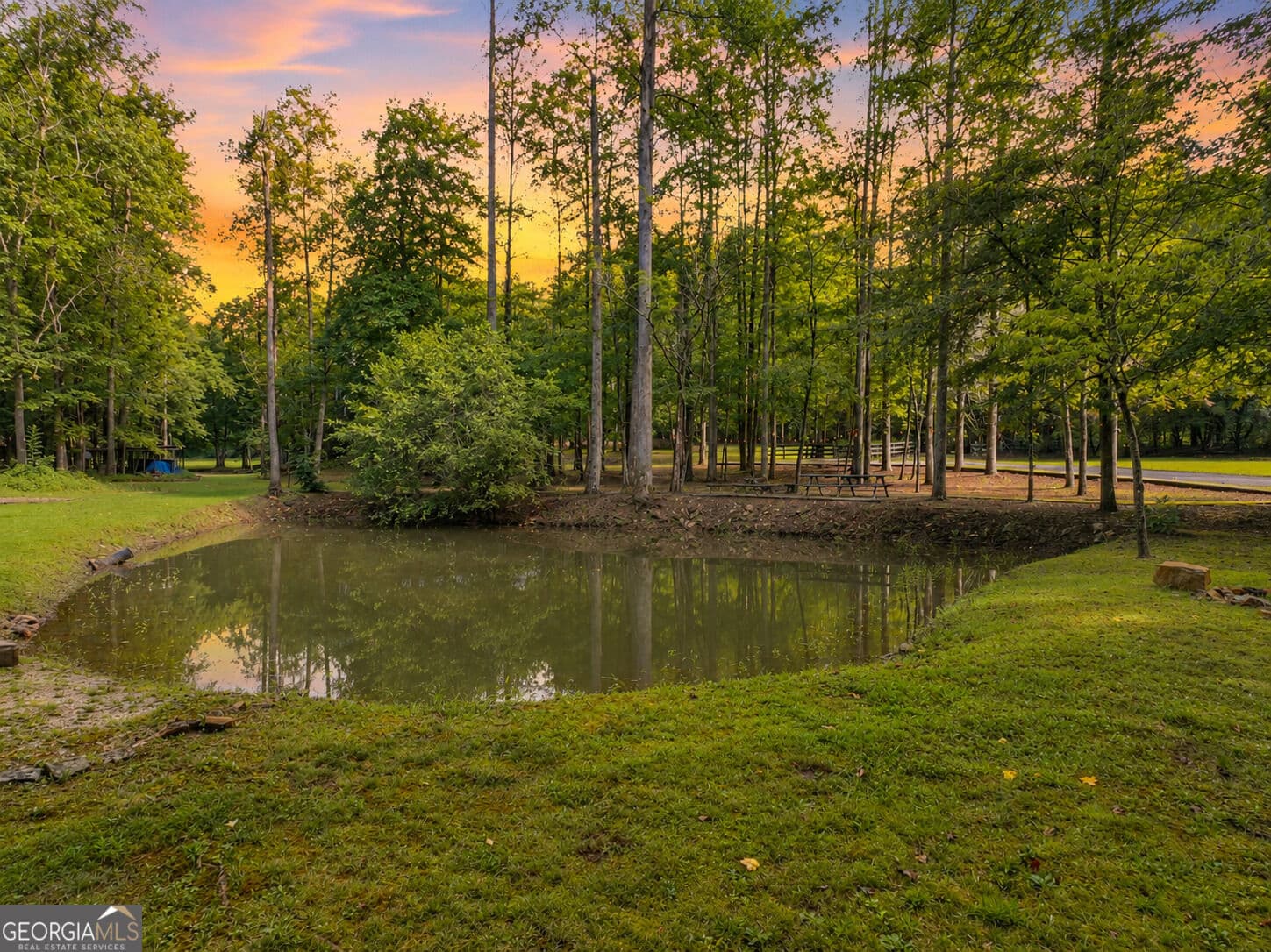 4 bedroom, 3.5 bathroom, 4,452 sq ft cabin,single family residence for sale at 606 Johntown Road, Ellijay, GA 30536 — photo 4