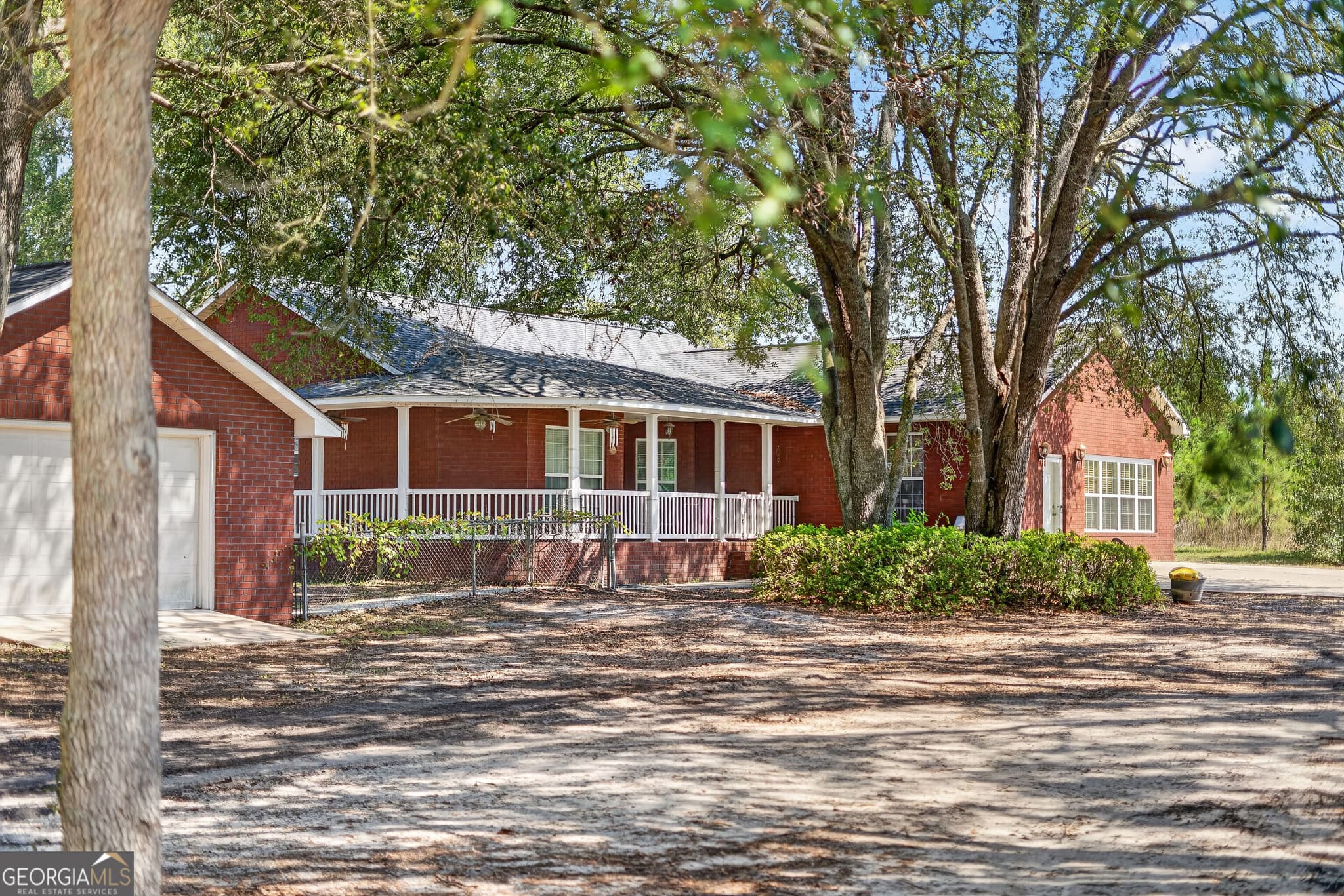 3 bedroom, 3 bathroom, 3,000 sq ft single family residence for sale at 3999 Oscar Tippins Road, Baxley, GA 31513 — photo 2