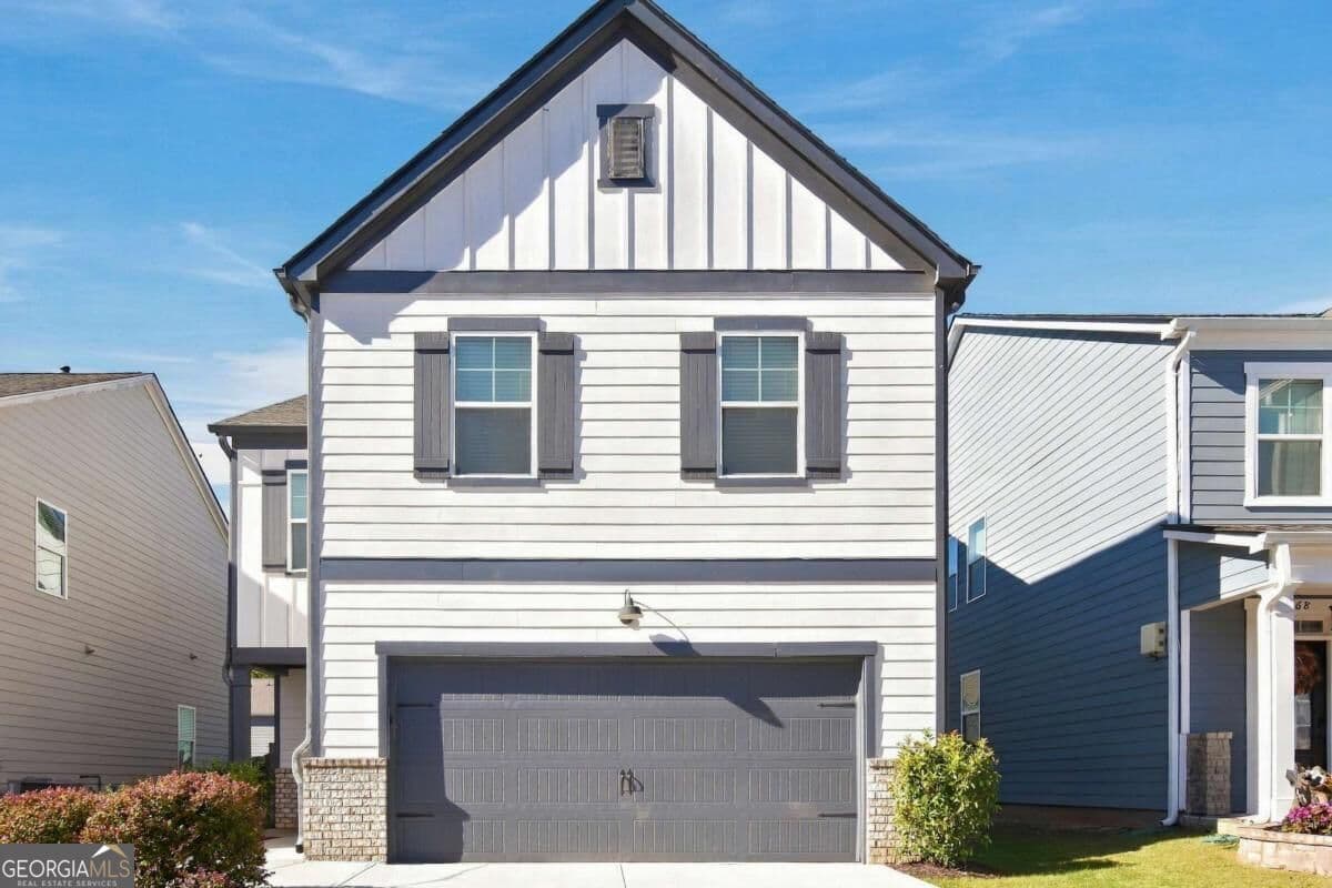 4 bedroom, 2.5 bathroom, 2,192 sq ft single family residence for sale at 5772 Screech Owl Drive, Flowery Branch, GA 30542