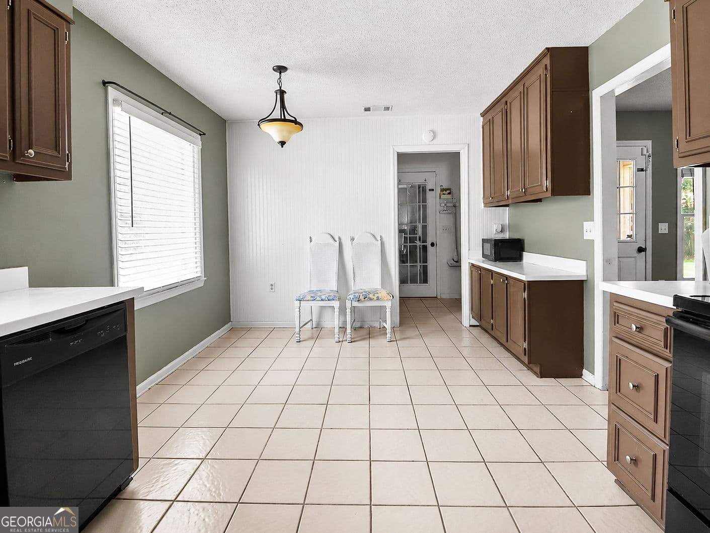 4 bedroom, 2 bathroom, 2,004 sq ft single family residence for sale at 127 Pine Bluff Drive, Statesboro, GA 30458 — photo 9