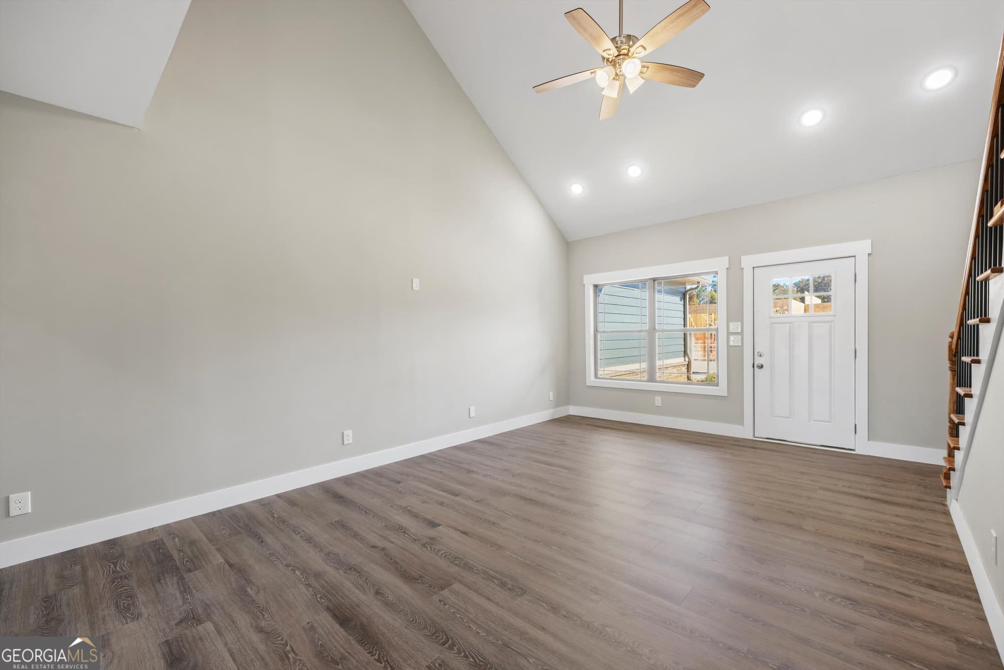 3 bedroom, 2.5 bathroom, 1,860 sq ft townhouse for sale at 81 Maddox Lane, Chatsworth, GA 30705 — photo 6