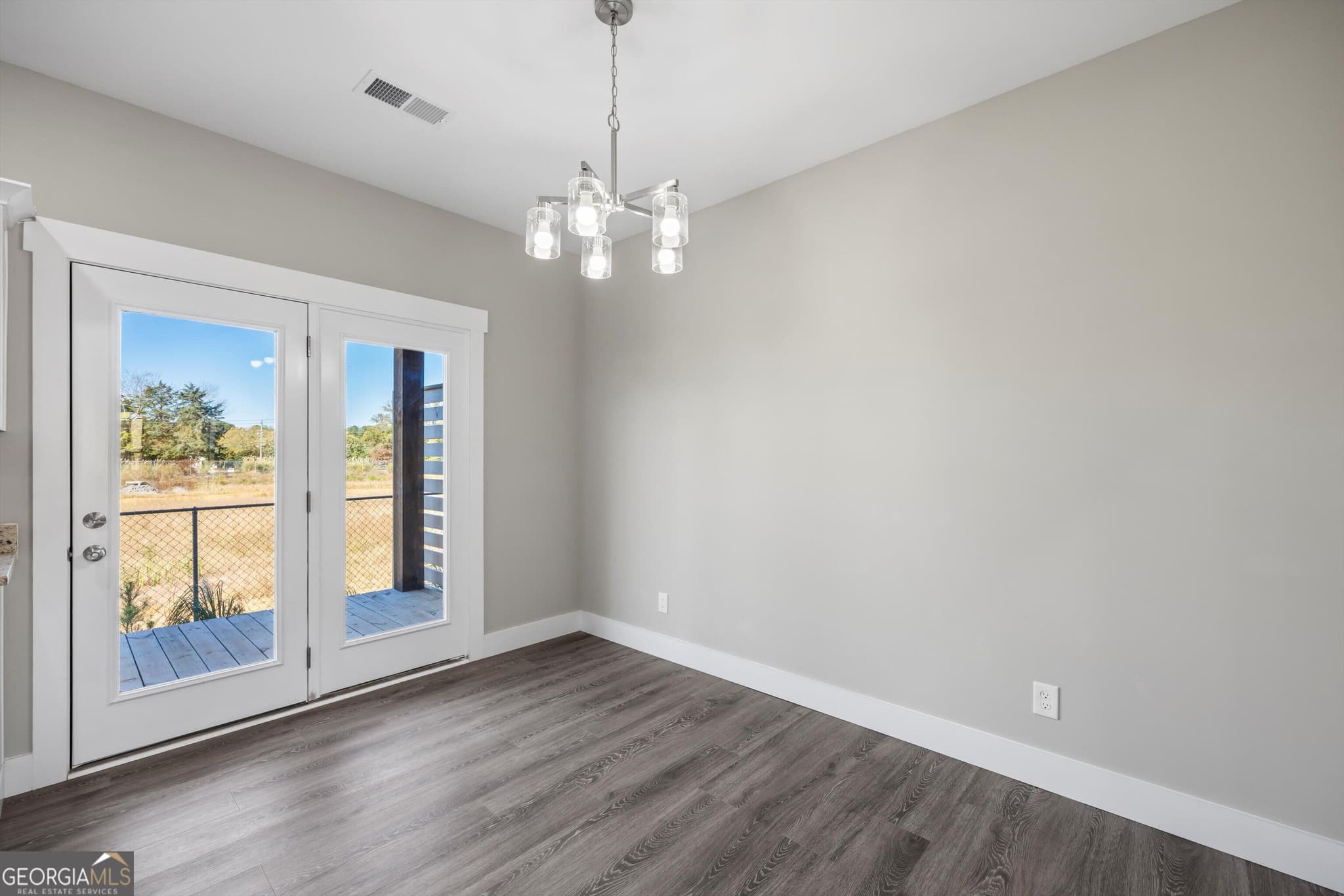 3 bedroom, 2.5 bathroom, 1,860 sq ft townhouse for sale at 81 Maddox Lane, Chatsworth, GA 30705 — photo 8