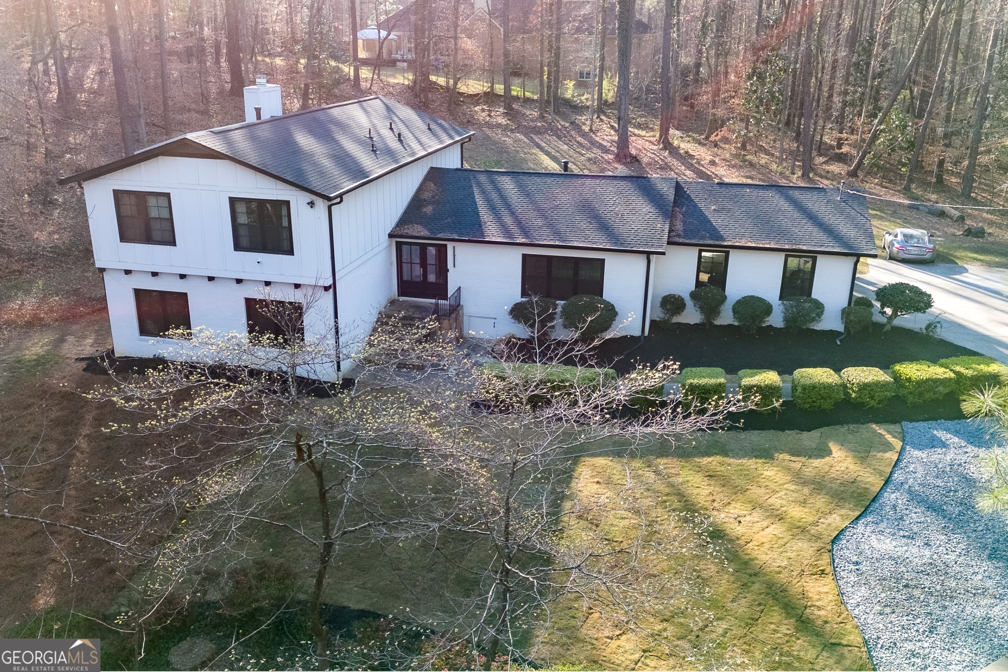 5 bedroom, 3.5 bathroom, 3,600 sq ft single family residence for sale at 855 Flamingo Drive, Atlanta, GA 30311 — photo 3