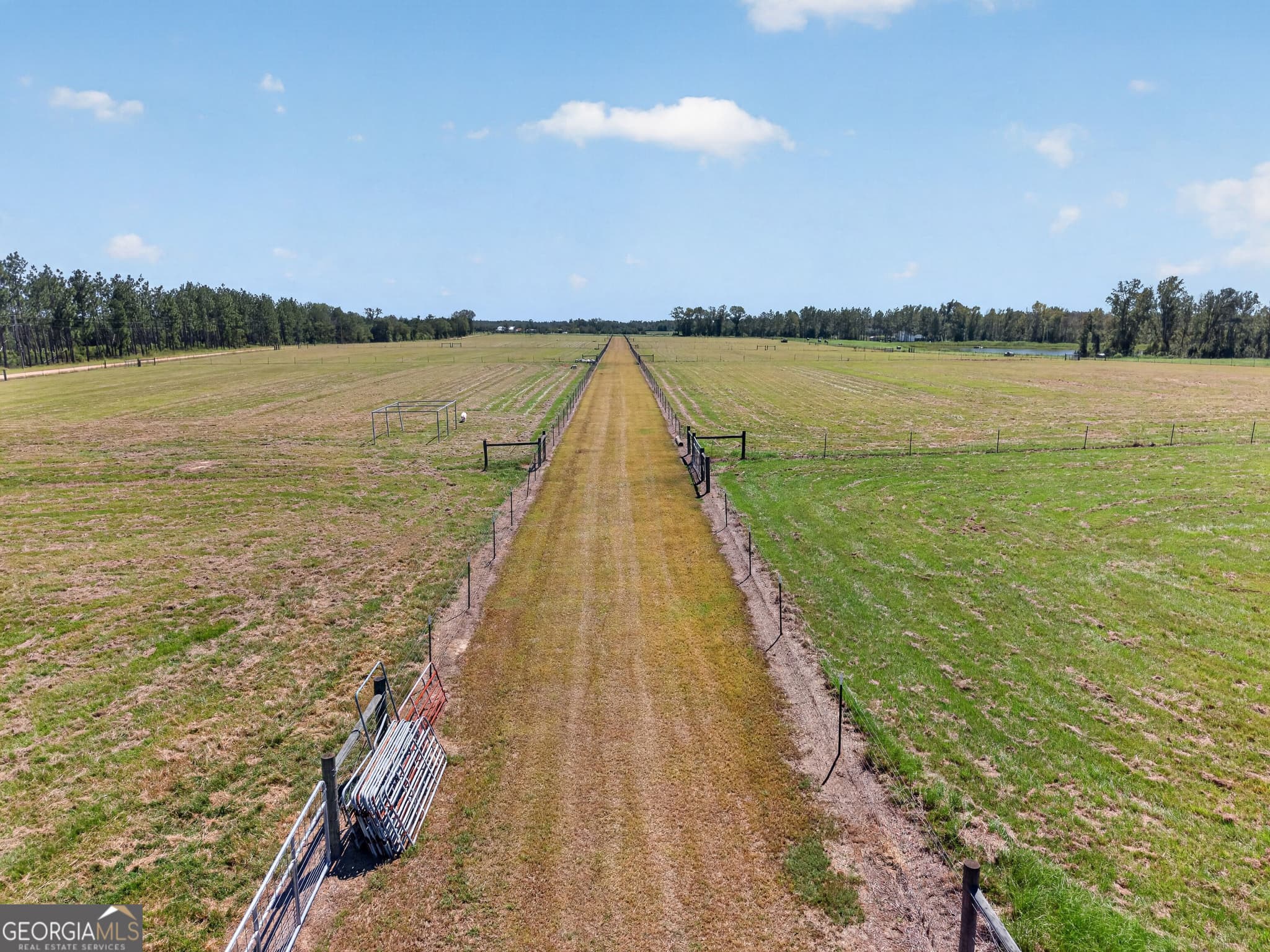 4 bedroom, 3 bathroom, 2,500 sq ft farm for sale at 500 Walker Road, Mount Vernon, GA 30445 — photo 8