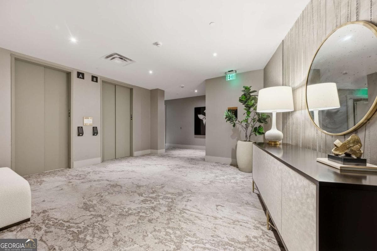 3 bedroom, 2.5 bathroom, 2,460 sq ft condominium for sale at 3107 Peachtree Road 1804, Atlanta, GA 30305 — photo 6