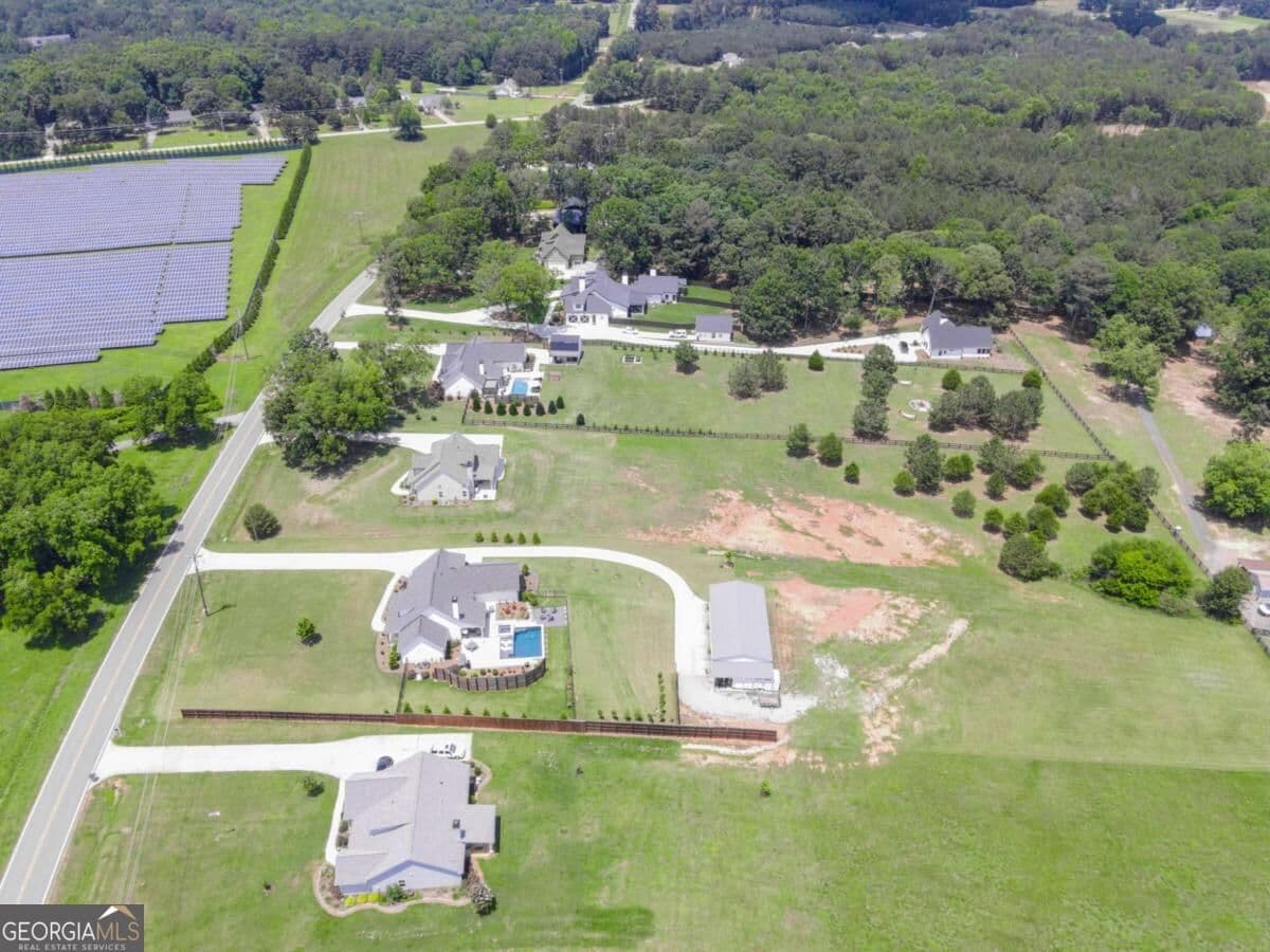 4 bedroom, 2.5 bathroom, 2,724 sq ft single family residence for sale at 1515 Gratis Road, Monroe, GA 30656 — photo 6
