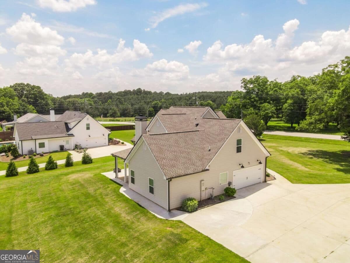 4 bedroom, 2.5 bathroom, 2,724 sq ft single family residence for sale at 1515 Gratis Road, Monroe, GA 30656 — photo 10