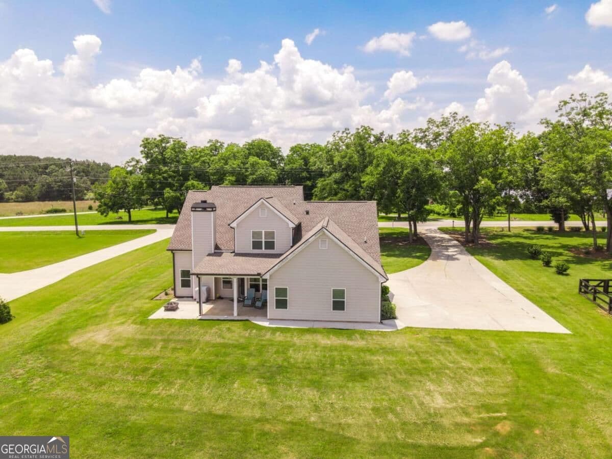 4 bedroom, 2.5 bathroom, 2,724 sq ft single family residence for sale at 1515 Gratis Road, Monroe, GA 30656 — photo 8