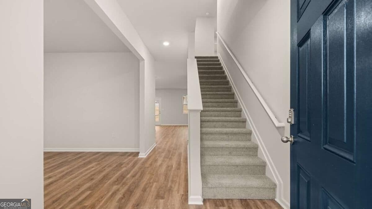 5 bedroom, 2.5 bathroom single family residence for sale at 102 Planters Row, Perry, GA 31069 — photo 2