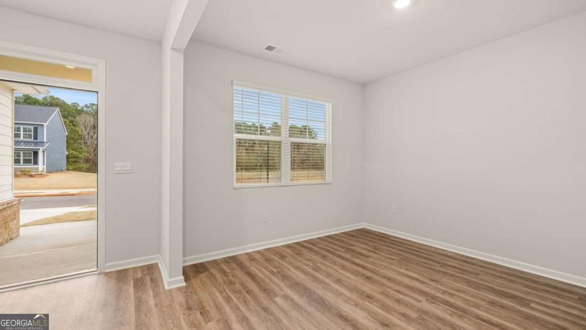 5 bedroom, 2.5 bathroom single family residence for sale at 102 Planters Row, Perry, GA 31069 — photo 3