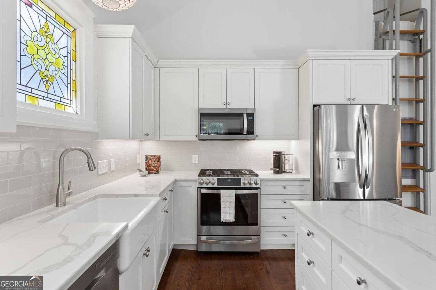 5 bedroom, 3 bathroom, 2,227 sq ft single family residence for sale at 648 Waldo Street, Atlanta, GA 30312 — photo 4