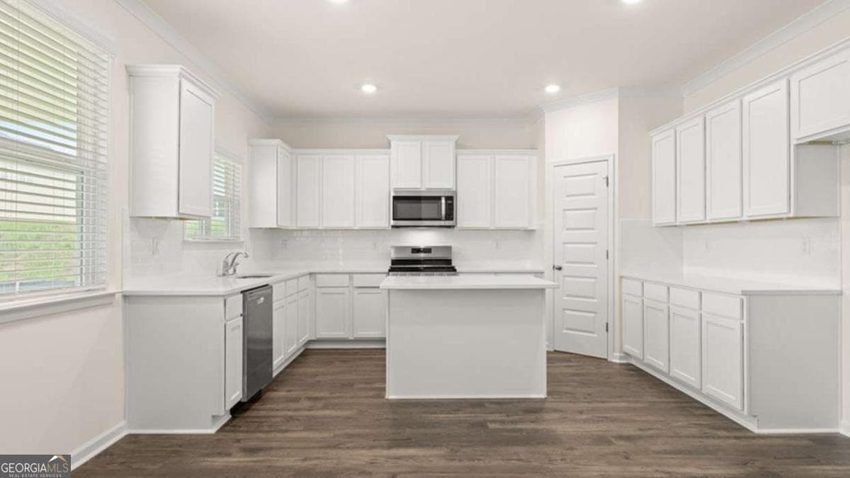 5 bedroom, 4 bathroom single family residence for sale at 3019 Champions Way, Loganville, GA 30052 — photo 7