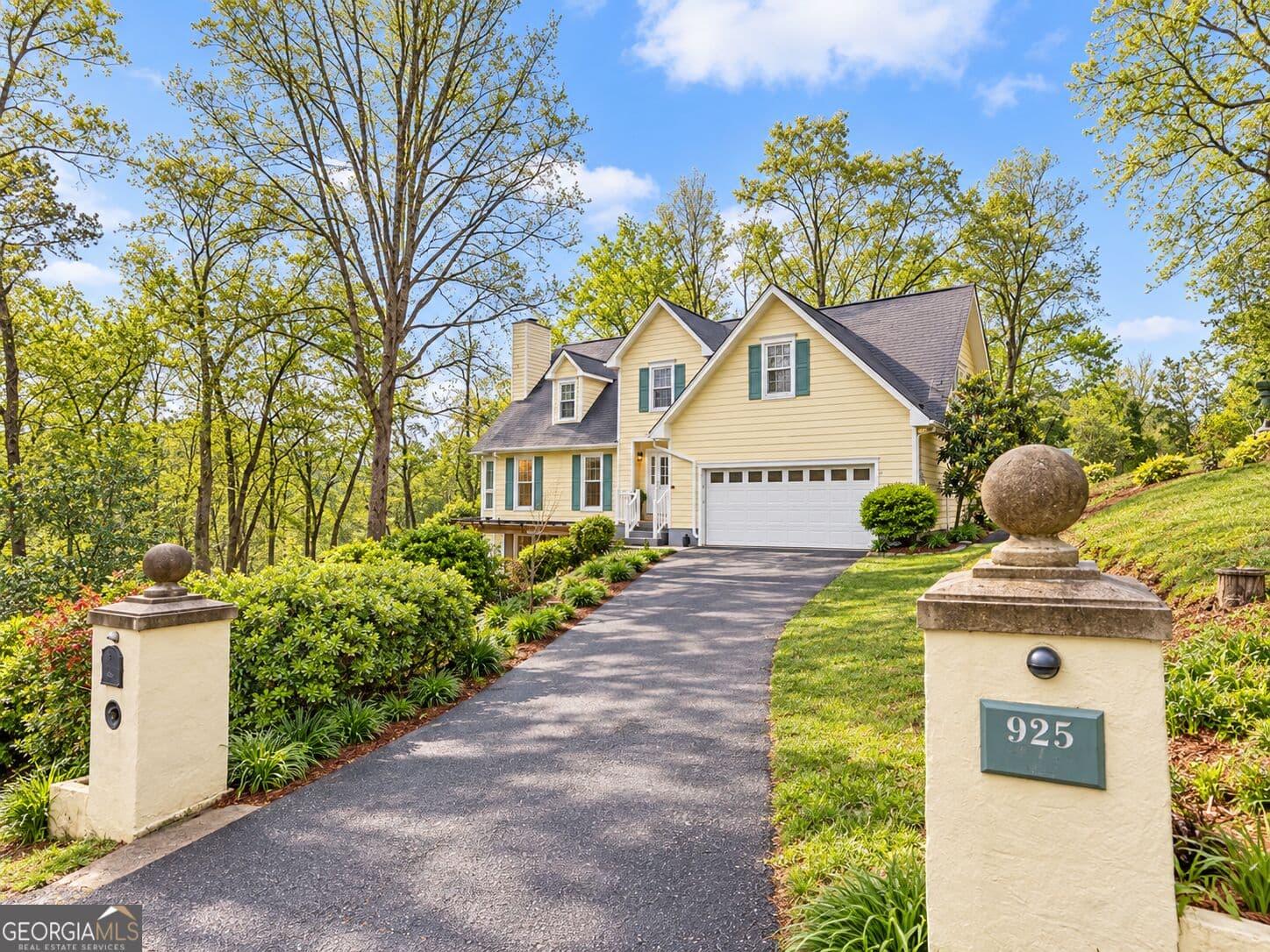 4 bedroom, 2.5 bathroom, 2,543 sq ft single family residence for sale at 925 Captain Kell Drive, Macon, GA 31204 — photo 3