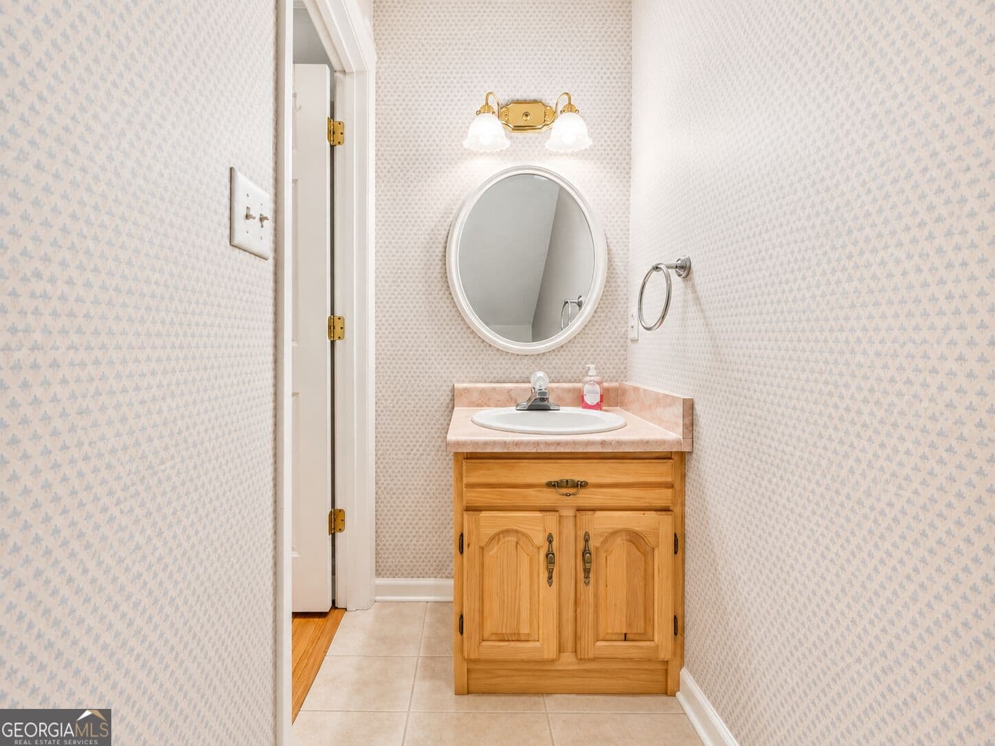 4 bedroom, 2.5 bathroom, 2,543 sq ft single family residence for sale at 925 Captain Kell Drive, Macon, GA 31204 — photo 8