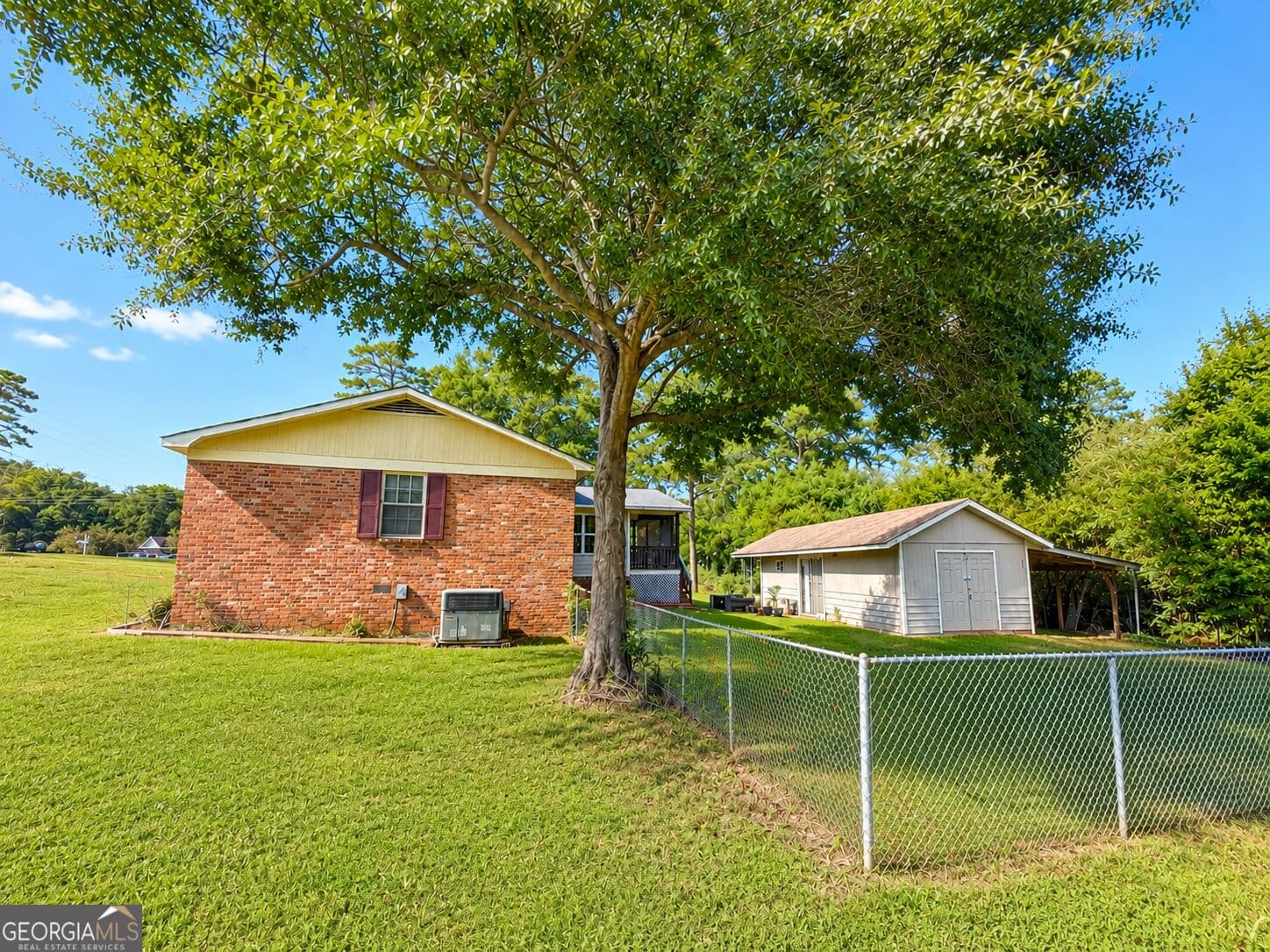 3 bedroom, 2 bathroom, 1,959 sq ft single family residence for sale at 301 Sharon Drive, Americus, GA 31709 — photo 3