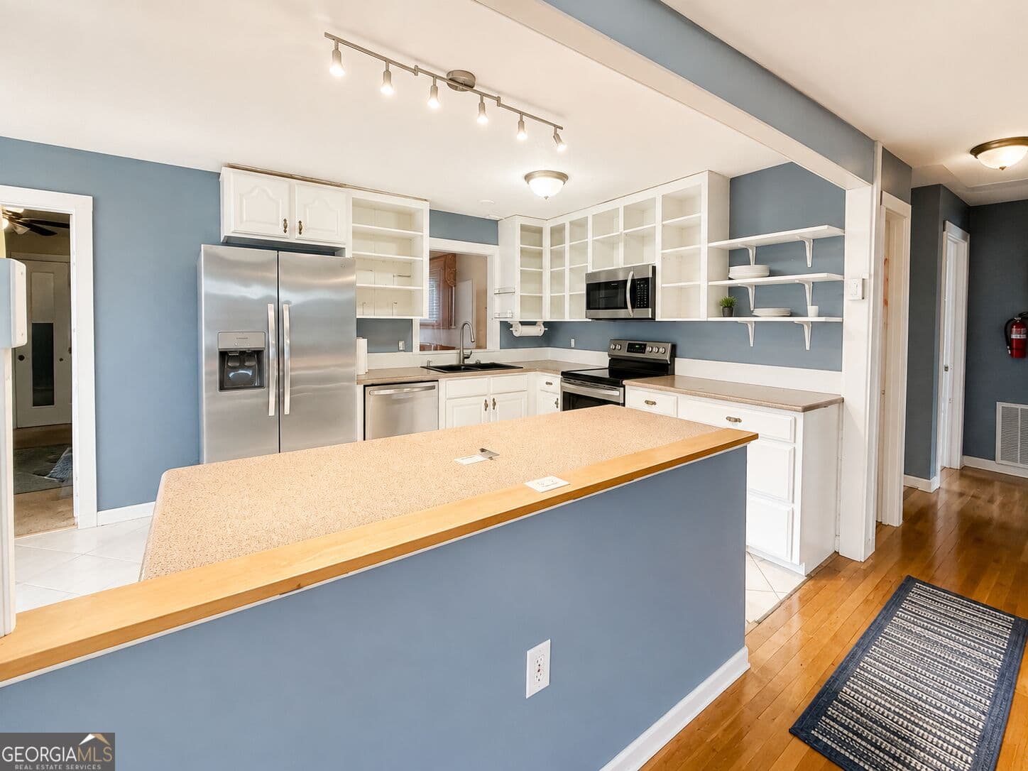 3 bedroom, 2 bathroom, 1,959 sq ft single family residence for sale at 301 Sharon Drive, Americus, GA 31709 — photo 5