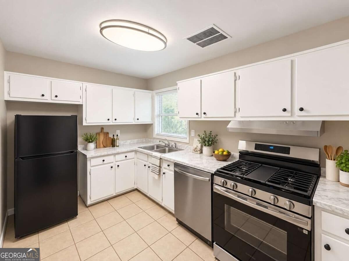 3 bedroom, 1.5 bathroom single family residence for rent at 2319 Collier Drive, Decatur, GA 30032 for $1,950 a month — photo 4
